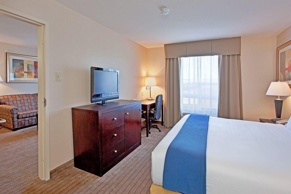 Holiday Inn Express Yorkton East By Ihg Exterior foto